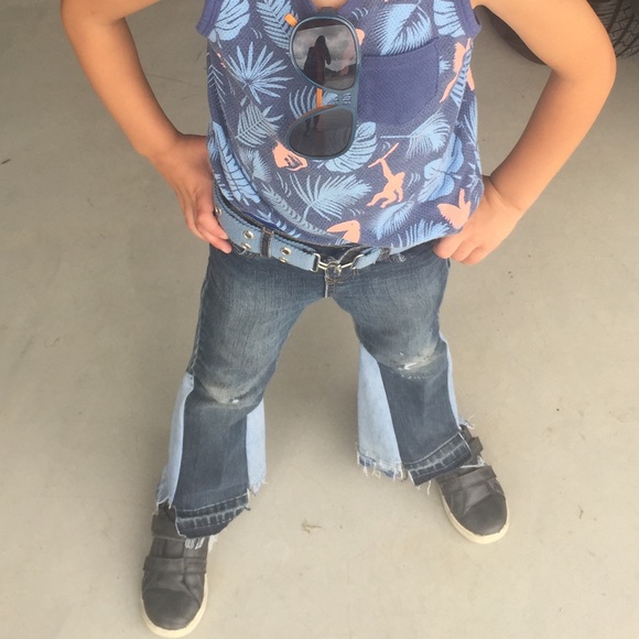 4-5T flare jeans with light blue belt - Picture 2 of 3